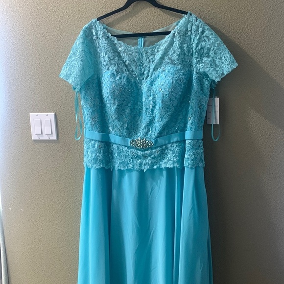 Annabelle formal evening dress size 22 new plus size - Picture 4 of 16